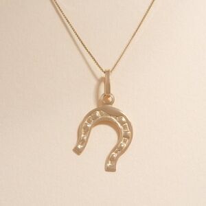 Dainty Gold Horseshoe Pendant Necklace for Women